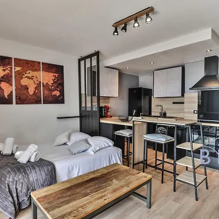 Apartment Large With Swimming Pool And Open View Saint-Laurent-du-Var