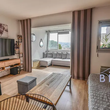 Apartment Large With Swimming Pool And Open View *