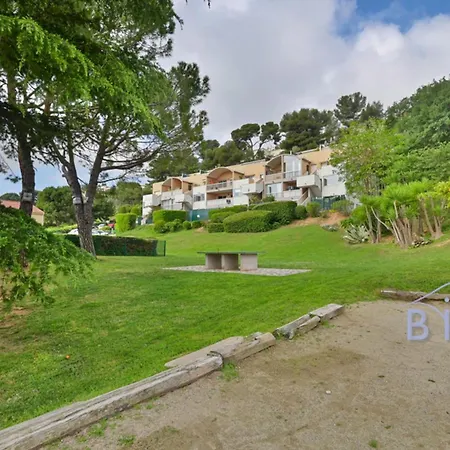 Large With Swimming Pool And Open View *